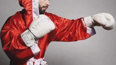 Photo of Bokseri Arlind Sulejmani surprizon mbështetësit e tij me një fotosesion si, Santa Claus
