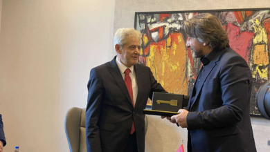 Photo of Përparim Rama ia dorëzoi “Çelësin e Qytetit”, Ali Ahmeti: Kam lindur në Zajaz, por jam rritur në Prishtinë