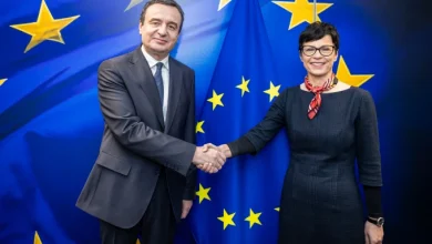 Photo of Kurti i kërkon komisioneres së BE-së për Zgjerim heqjen e masave ndaj Kosovës