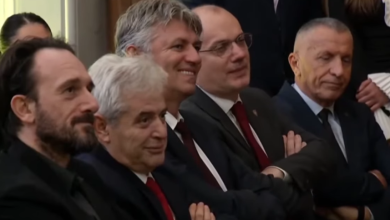 Photo of Edi Rama takon Ahmetin dhe Selen