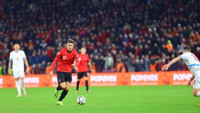 Photo of UEFA gjobit FSHF-në për ndezjen e flakadanëve dhe hedhjen e sendeve nga tifozët shqiptarë në ndeshjen Shqipëri – Çeki
