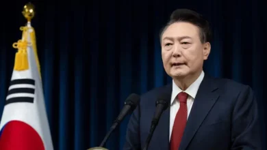 Photo of “Isha i dëshpëruar”/ Presidenti i Koresë së Jugut kërkon falje pas imponimit të dështuar të ligjit ushtarak