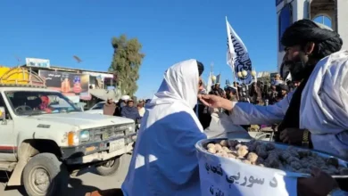 Photo of Rënia e Assadit sjell gëzim dhe në Afganistan, mbështetësit e talebanëve shpërndajnë ëmbëlsira