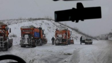 Photo of Evakuohen banorët e fshatit Leunovë të bllokuar nga stuhia e dëborës