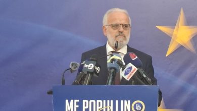Photo of Talat Xhaferi: Xhaferi në 2017 nuk kërkuam falje që i takojmë këtij populli dhe që flasim gjuhën shqipe
