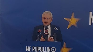 Photo of Ahmeti: Për flamurë e gjuhë amtare edhe heronjtë ngriten nga varet