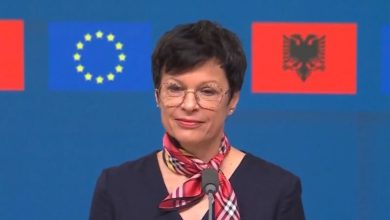 Photo of Komisionerja Kos i uron suksese Shqipërisë: Besoj te puna juaj në këto negociata!