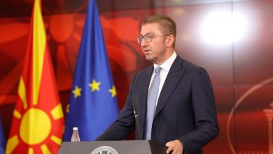 Photo of “E diela ditë jo pune”, Mickoski: Ose të punojnë të gjithë me dyfish mëditje, ose askush