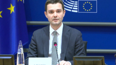 Photo of Mucunski: Të mos lejojmë që procesi aderues të bëhet vegël për ndarje