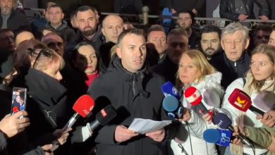 Photo of “Kushtetuesja, hyzmeqare e Qeverisë pa legjitimitet” Ademi: Do të bëjmë përpjekje maksimale për t’i zmbrapsur vendimet për rrënimin e Kushtetutës