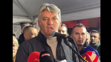 Photo of Sela: Ndaleni këtë hov sepse për këto të drejta kanë dhënë jetën njerëzit më të dashur tanë