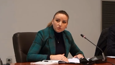 Photo of Ministri shqiptar Besar Durmishi dorëzon ligjet vetëm në gjuhën maqedone, Ilire Dauti braktis seancën e komisionit pasi qeveria vazhdon që të mos respektojë gjuhën shqipe