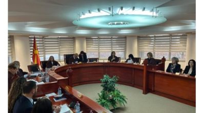 Photo of Ndërpritet seanca për Ligjin e Gjuhëve