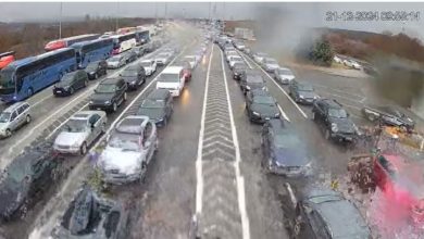 Photo of Mërgimtarët ia mësyjnë Maqedonisë, kolona të gjata veturash e autobusësh në pikën kufitare “Tabanoc”