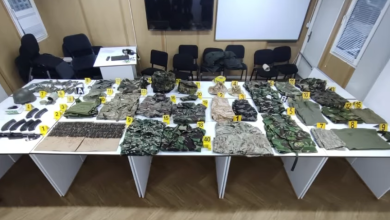 Photo of PK: Armët, municioni dhe uniformat në Zubin Potok ishin fshehur në një kotec pule