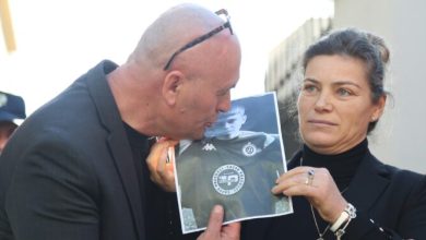 Photo of “Drejtësi për Martinin”/ Qytetarët ndezin qirinj në shkollën “Fan Noli”, marshojnë drejt Ministrisë së Arsimit