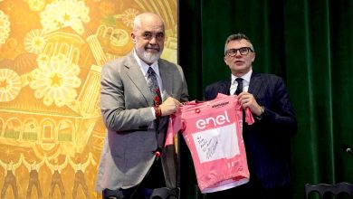 Photo of “Njësoj si të kishim këtu Cristiano Ronaldon, por me biçikletë” – Batuta e Ramës në prezantimin e ‘Giro D’Italia’ që do të mbahet për herë të parë në Shqipëri