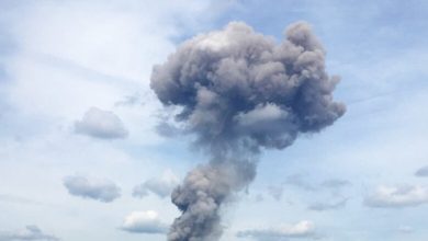 Photo of Ukrainasit godasin me dronë depot e municionit rus si dhe urën e tyre mobile në Kharkiv – pamjet