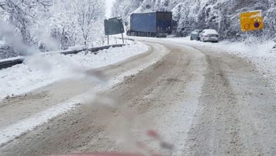 Photo of Ndalohet qarkullimi në rrugën Tetovë – Kodra e Diellit, automjete të bllokuara ka edhe në Mavrovë