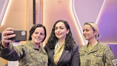 Photo of Osmani: Gratë në uniformë janë imazhi i Kosovës dhe i FSK-së