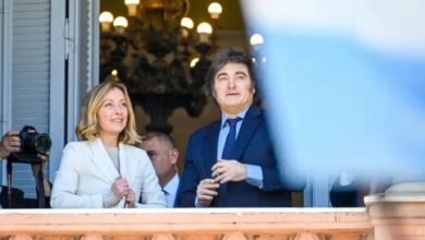 Photo of Meloni i jep shtetësinë italiane presidentit të Argjentinës, irritohet opozita