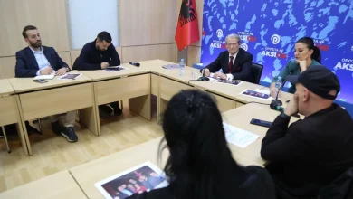 Photo of Berisha thirrje emigrantëve të godasin me vezë dhe domate punonjësit e ambasadave shqiptare: Po bëjnë veprimtari elektorale, mbajuni shënim emrat dhe postet