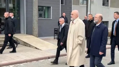 Photo of Kryeministri Rama mbërrin në Kuvendin e Kosovës, pritet nisja e seancës së përbashkët