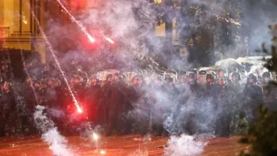 Photo of Gjeorgjia prej katër netësh nën demonstratat e opozitës, kryeministri refuzon zgjedhjet e reja: Presidentja ka edhe 4 javë kohë të largohet