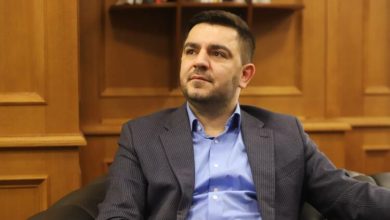 Photo of Kreshnik Bekteshi i del në mbështetje Artan Grubit: Familja, mbi të gjitha