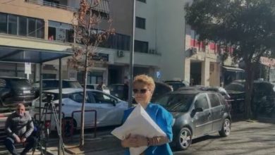 Photo of Me një pako të madhe në duar, Monika Kryemadhi paraqitet në SPAK (Video)