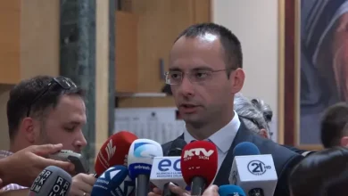 Photo of Simiq sulmohet në një takim të Listës Serbe me qytetarë në Zveçan