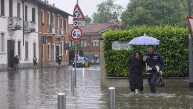 Photo of Ngrica në Europë! Pemë të rrëzuara dhe rrugë të bllokuara, Italia, Britania dhe Mali i Zi përfshihen nga moti i keq