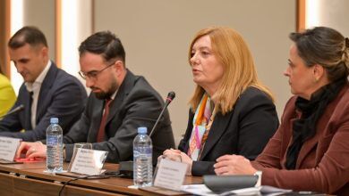 Photo of Sabriu prezanton projektin për administrimin e shërbimeve sociale para përfaqësuesve të pushtetit lokal