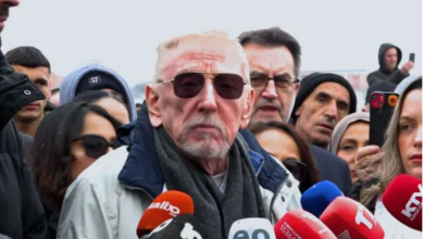Photo of Walker në Reçak: Tani ka njerëz nga e gjithë Kosova! Çdo vit mbetem i mahnitur nga numri i njerëzve që vinë këtu