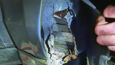 Photo of Dogana sekuestron një veturë e cila ishte adaptuar për trafikim, produkte falsifikate, parfume, rroba dhe këpucë