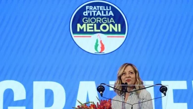 Photo of Meloni refuzon largimin e simboleve fashiste nga logoja e partisë