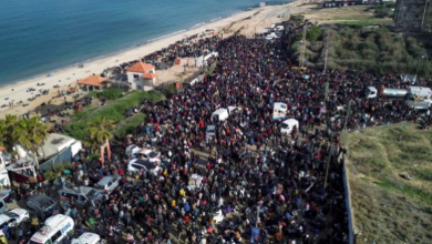 Photo of Izraeli nuk i lejon kalimet, mijëra palestinezë të bllokuar në Gaza