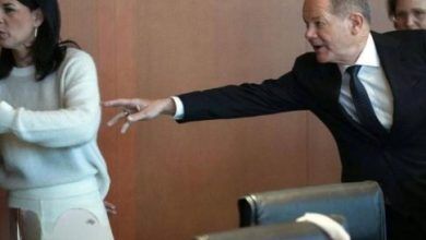 Photo of Ministrja Gjermane Largohet nga Mbledhja dhe Refuzon të Fotografohet me Scholz për Bllokimin e Ndihmave për Ukrainën