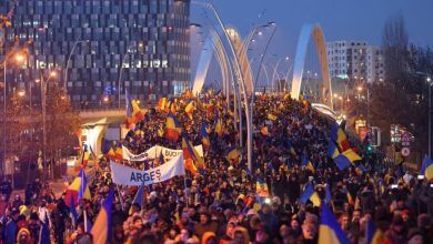 Photo of Mijëra protestues demonstrojnë kundër anulimit të zgjedhjeve presidenciale, thirrje për demokraci