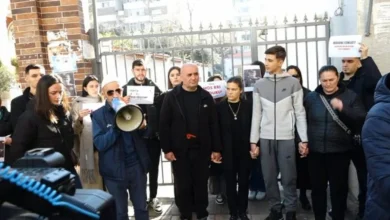 Photo of Protestë për Martin Canin/ Luis Meçja merr pjesë për herë të parë, babai i 14-vjeçarit: Vrasja nuk po zbardhet!