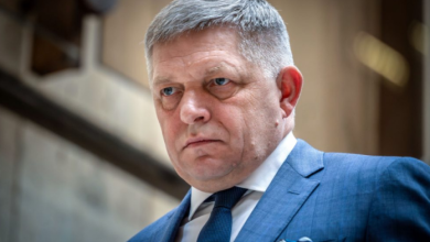 Photo of Protestat në Sllovaki/ Kryeministri Fico refuzon thirrjet për të dhënë dorëheqjen