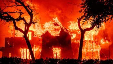Photo of Dy të vdekur dhe disa të plagosur nga zjarri Eaton në Pasadena në Los Angeles