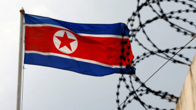 Photo of Koreja e Veriut teston një raketë gjatë vizitës së Blinkenit në Seul