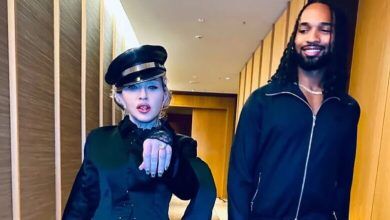 Photo of Madonna është fejuar me një futbollist 38 vite më të ri?