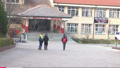 Photo of Çdo ditë nga pesë kilometra në këmbë udhëtojnë për tu shkolluar në Kosovë, 11 nxënësit e fshatit Bllacë