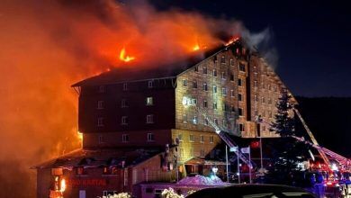 Photo of Tragjedia në Bolu, Ministria e Jashtme: Shqipëria, solidaritet të thellë me Turqinë