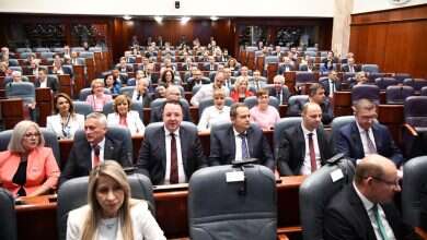 Photo of MË BËJ NËNË DEPUTET! Rrogat e të zgjedhurve sa katër rroga mesatare