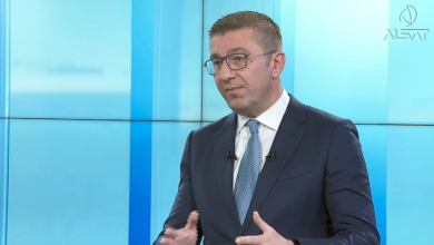 Photo of Nisma për ndryshimin e stemës shtetërore? Ja çfarë thotë kryeministri Mickoski