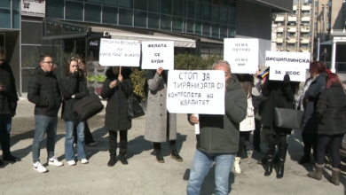 Photo of Kontabilistët porosisin “pa nënshkrim, nuk ka paqe”! Në protestë i befasoi ministrja Koçoska