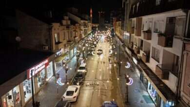 Photo of Ky është qyteti i parë shqiptar që dekoroi sheshin për Ramazan